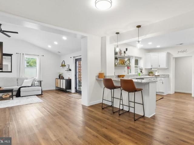 House for sale in Pine Haven, Pasadena