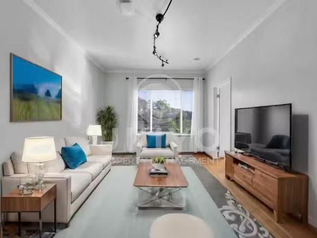 Condo for rent in Oakland