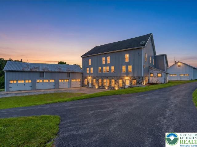 House for sale in Mount Bethel, Pennsylvania