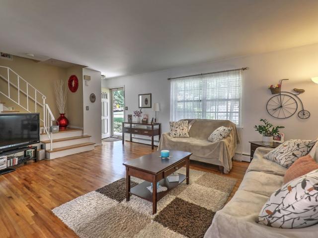 Townhouse for rent in Summit Townhouse for rent in Summit