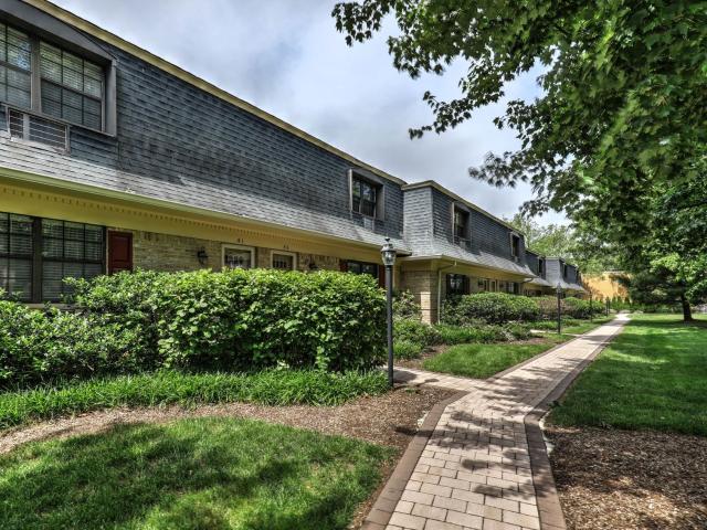 Townhouse for sale in Summit Townhouse for sale in Summit