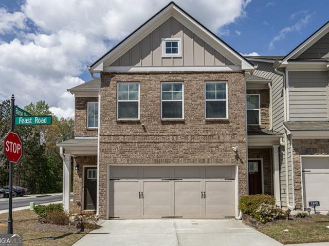 Townhouse for sale in Fairburn, Georgia