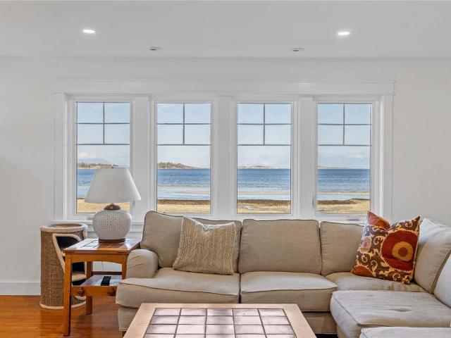 House for sale in Lantzville, British Columbia