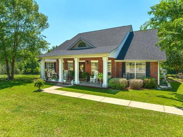 House for sale in Laurel Hill, Florida