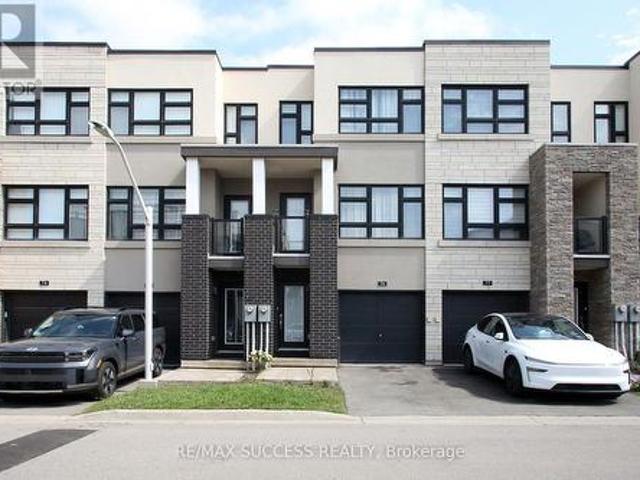 Townhouse for sale in Burlington, Ontario