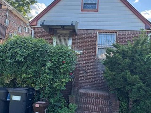 House for sale in Queens, Arverne