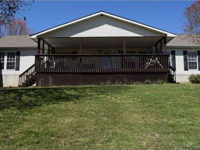 House for sale in Horse Shoe, North Carolina