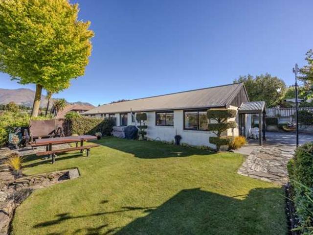 House for sale in Otakou