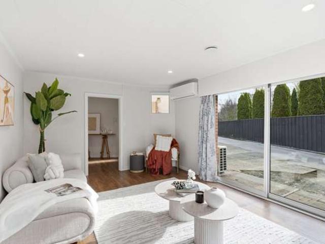 House for sale in Chaslands, Canterbury