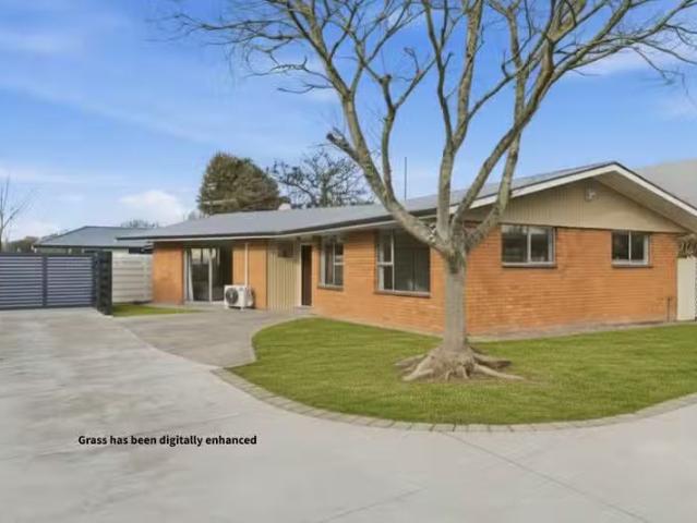 House for sale in Chaslands, Canterbury