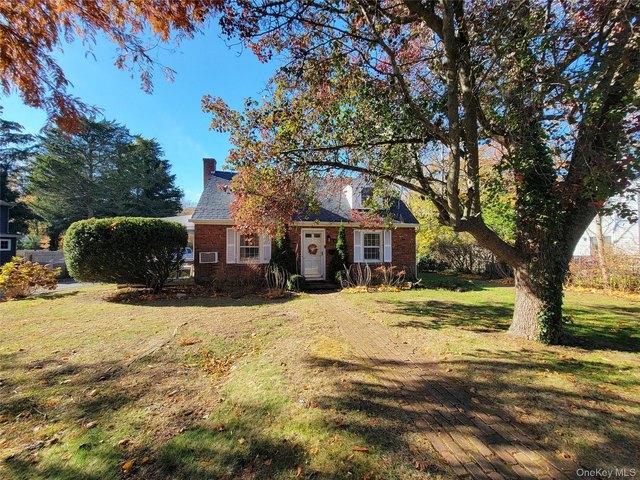 House for sale in Bohemia, New York