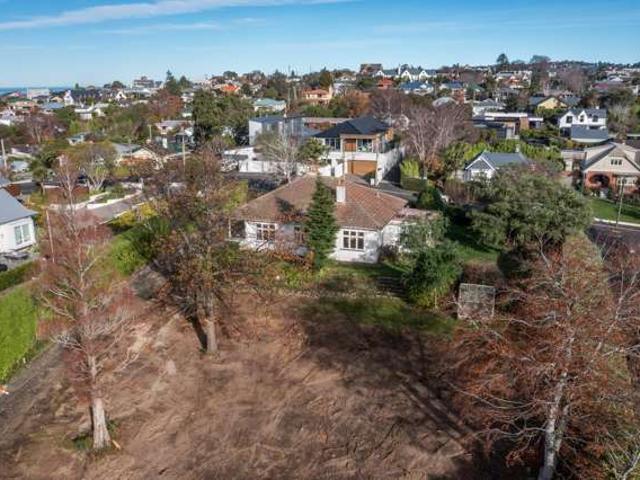 House for sale in Otakou