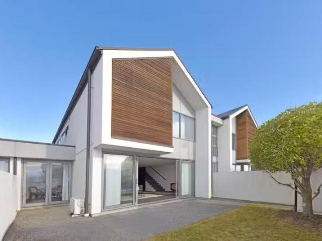 House for sale in Chaslands, Canterbury
