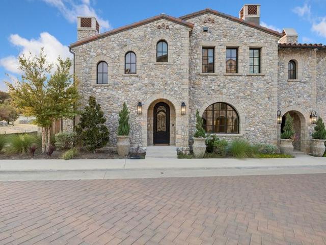 Townhouse for sale in Denton, Texas