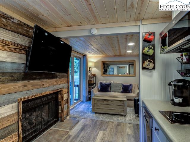 Condo for sale in Avery, North Carolina
