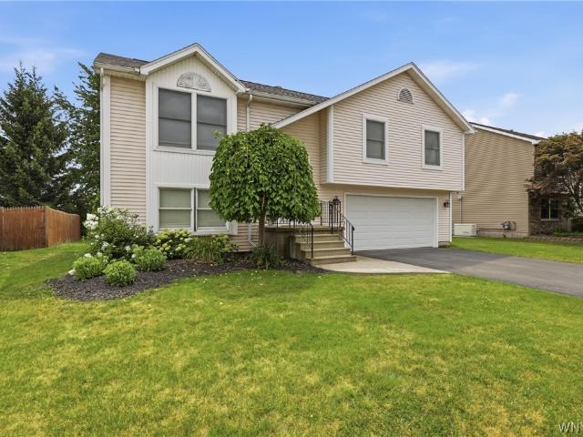 House for sale in Bowmansville, New York