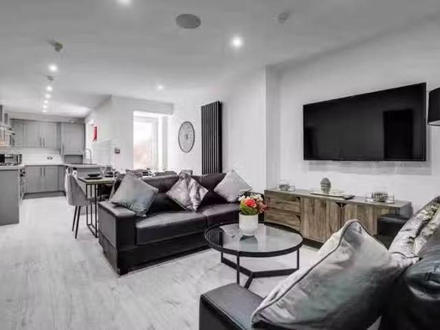 Apartment for rent in Elm Park, Calderstones