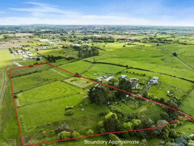 House for sale in Awhitu