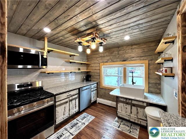 Property for sale in Newfoundland, Pennsylvania