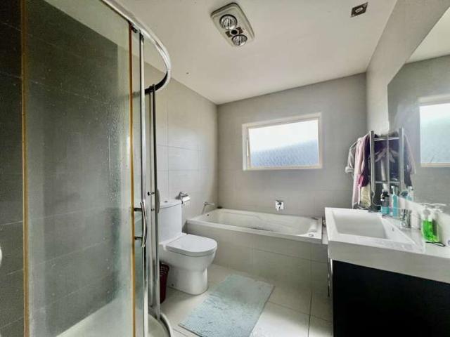 House for rent in Paremoremo, Oroua County