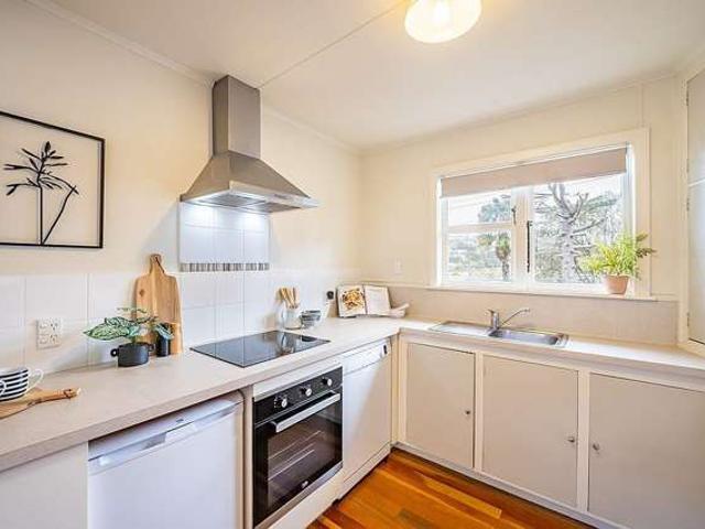 House for sale in Days Bay, Wellington