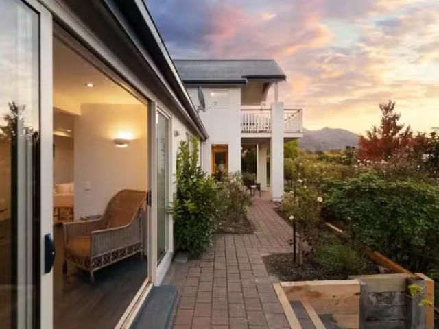 House for sale in Otakou