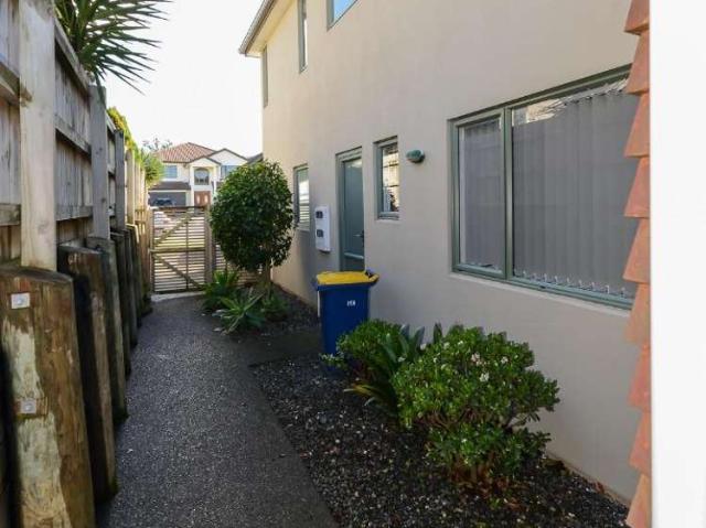 House for rent in Paremoremo