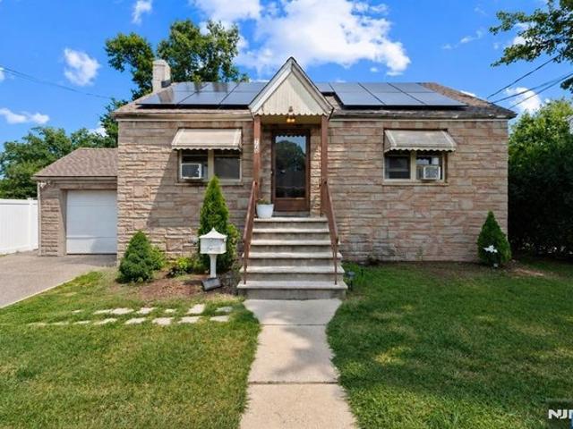 House for sale in Little Ferry, New Jersey