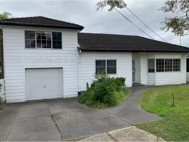 House for rent in Old Guildford