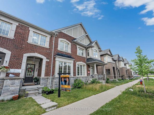 Townhouse for sale in Woburn, Ontario