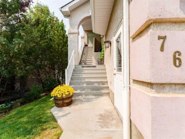 Townhouse for sale in Signal Hill, Calgary