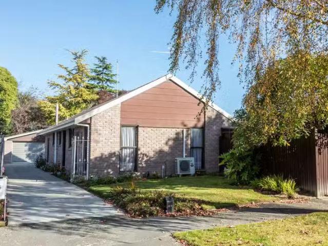 House for sale in Chaslands, Canterbury