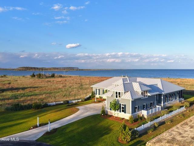 House for sale in Oriental, North Carolina