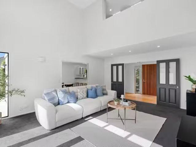 House for sale in Chaslands, Canterbury