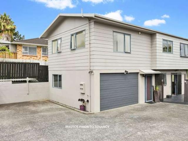House for sale in Oratia