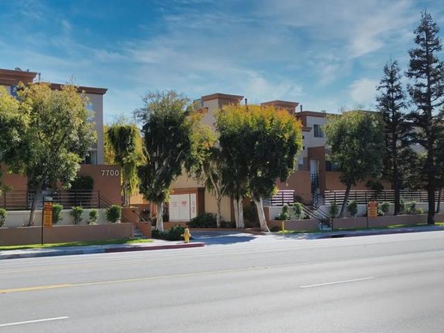 Townhouse for rent in Canoga Park Neighborhood Council District, Canoga Park