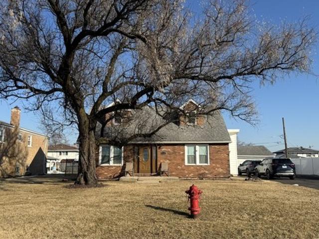 House for sale in Bridgeview, Illinois