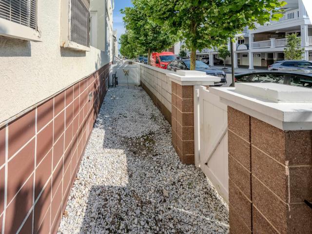 Condo for sale in Margate
