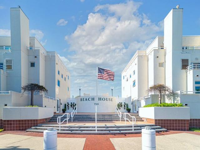 Townhouse for sale in Margate City, New Jersey