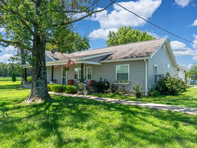 House for sale in Thompsonville, Illinois