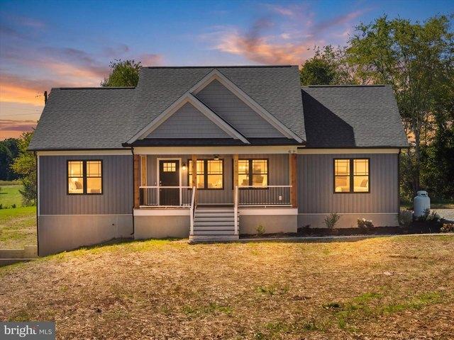 House for sale in Louisa, Louisa County