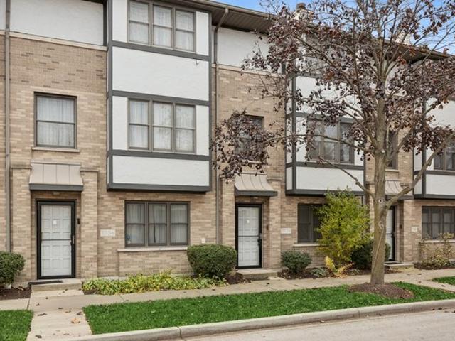 Townhouse for sale in Forest Park, Illinois