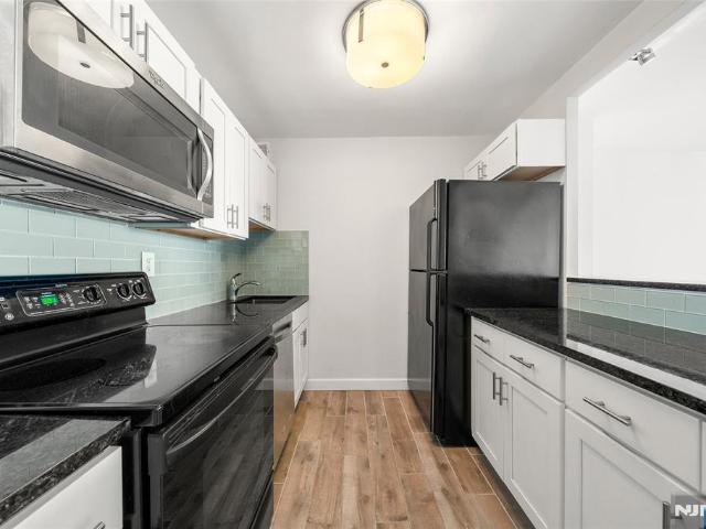 Condo for sale in Cliffside Park, New Jersey