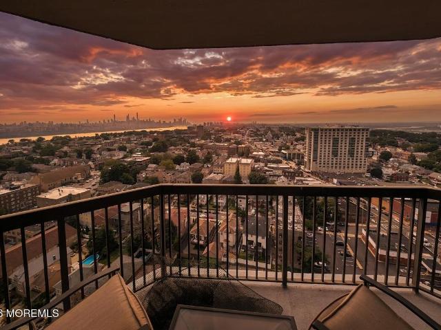 Condo for sale in Cliffside Park, New Jersey