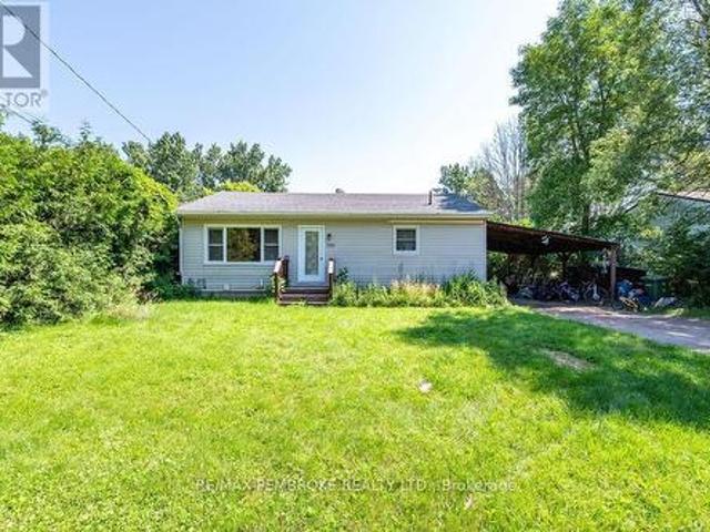 House for sale in Renfrew, Ontario