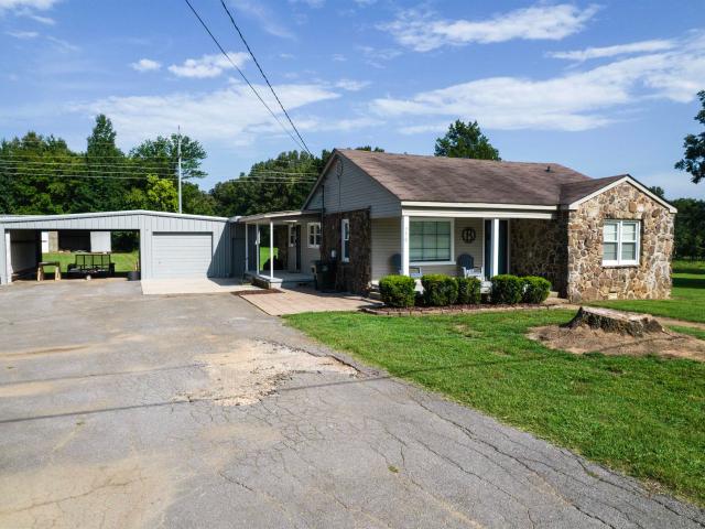 House for sale in Tuscumbia, Colbert County