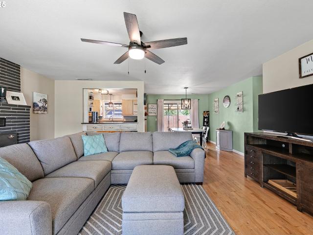 House for sale in Creswell
