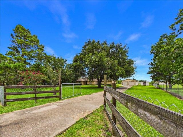 House for sale in Santa Fe, Texas