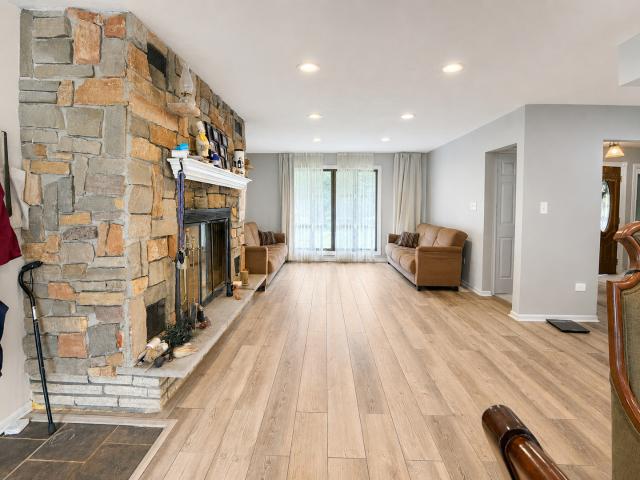 House for sale in Mchenry, Illinois