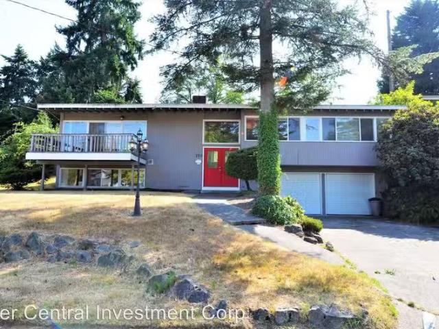 House for rent in Kirkland